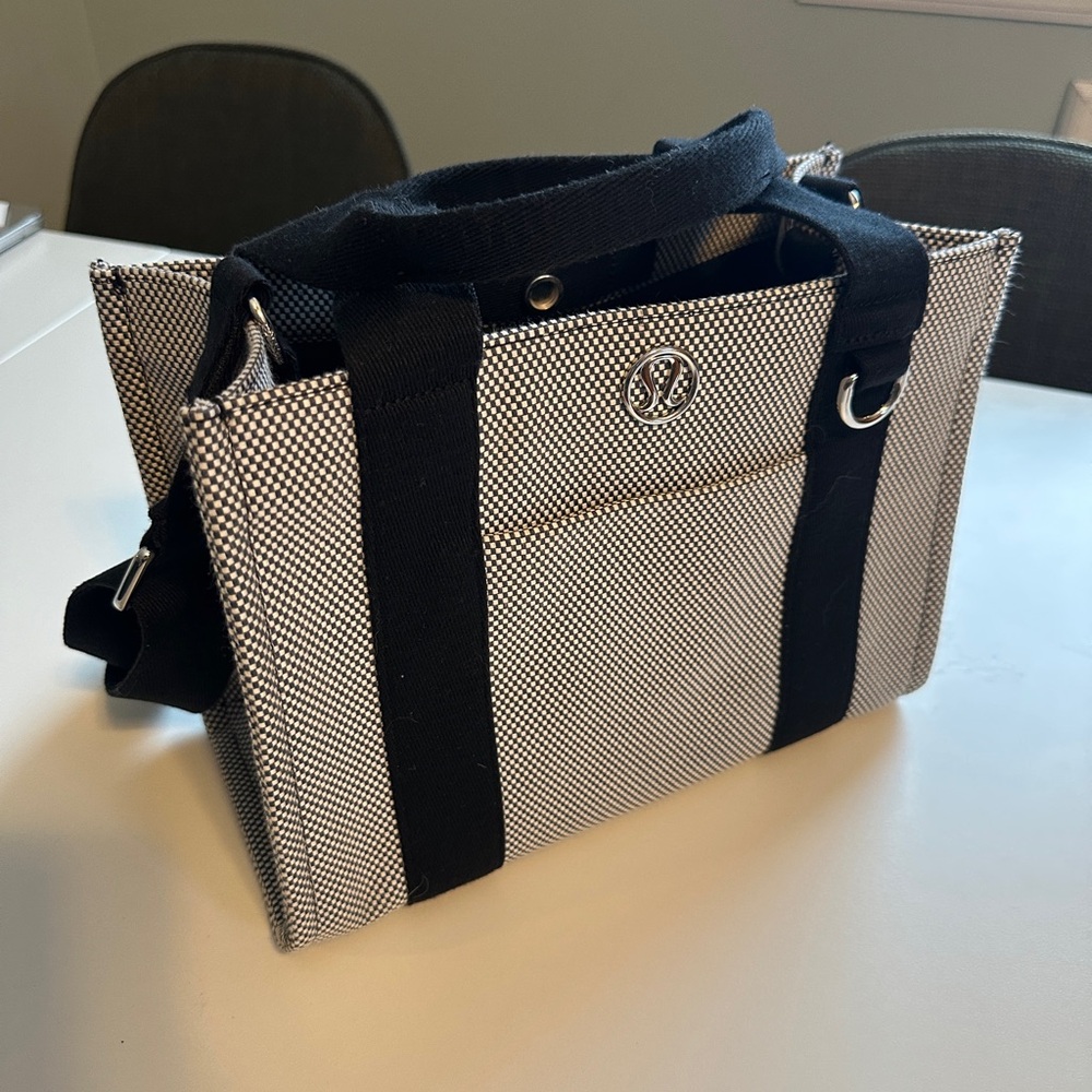 Lululemon Athletica Two-Tone Canvas Tote Bag Mini 4.5L Black and White